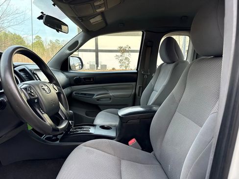 Used 2015 Toyota Tacoma 2WD Access Cab image 14