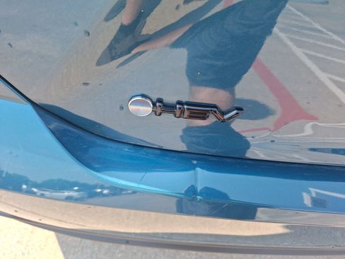 Used 2025 Toyota Camry SE image 13