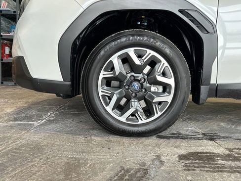 Used 2025 Subaru Forester image 37