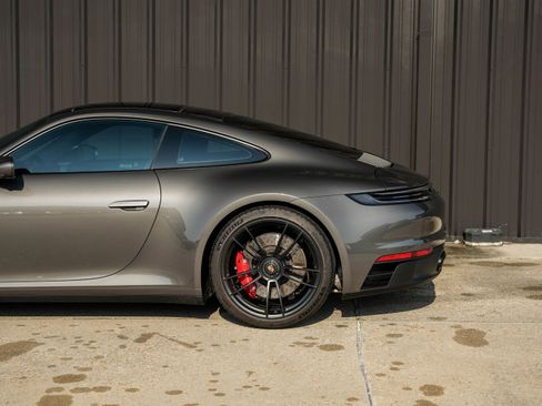 Used 2024 Porsche 911 Carrera GTS image 12