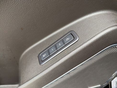 Used 2017 Chevrolet Tahoe Premier RWD image 39