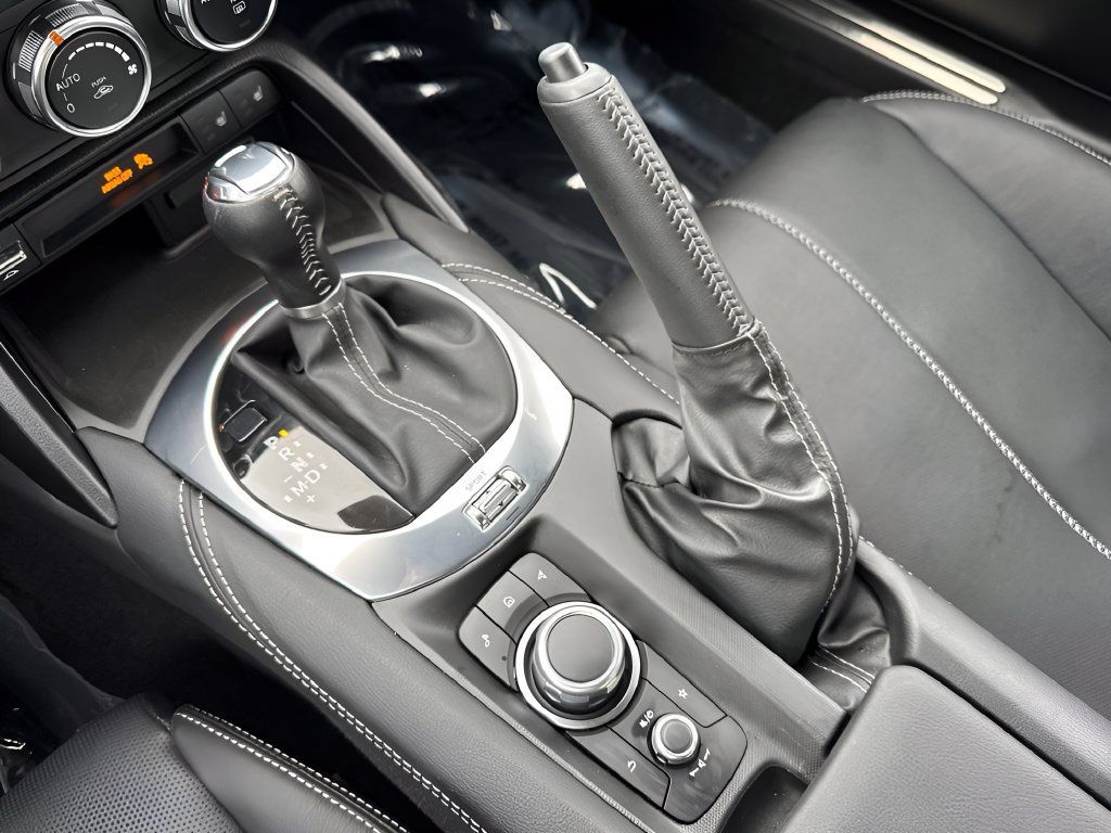 Used 2026 MAZDA MX-5 Miata RF Grand Touring RWD image 18
