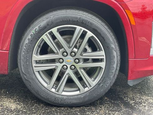 Used 2023 Chevrolet Traverse High Country w/ LPO, Floor Liner Package AWD/4WD image 10