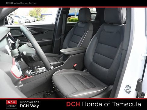 Used 2023 Chevrolet TrailBlazer RS w/ Technology Package image 18