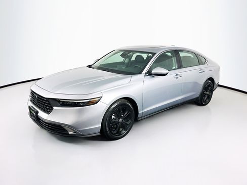 Used 2024 Honda Accord EX image 3