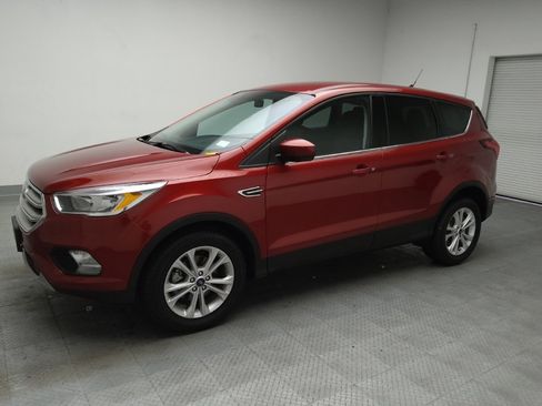 Used 2019 Ford Escape SE FWD image 2
