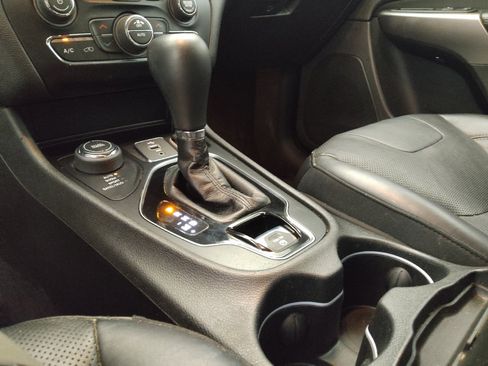 Used 2019 Jeep Cherokee Limited AWD/4WD image 26