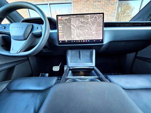 Used 2023 Tesla Model X Plaid image 31