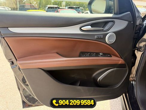 Used 2018 Alfa Romeo Stelvio Sport w/ Quick Order Package 22J Sport AWD/4WD image 19
