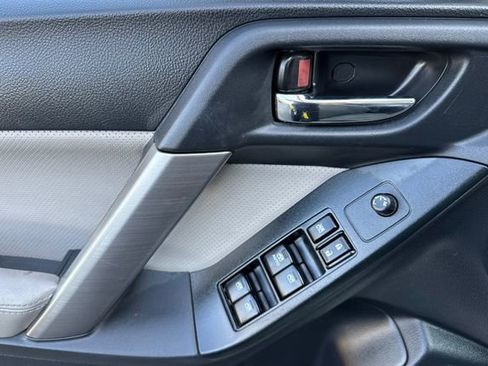Used 2016 Subaru Forester 2.5i Limited image 11
