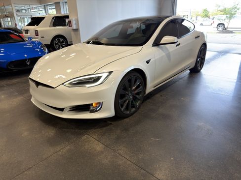 Used 2019 Tesla Model S Long Range AWD/4WD image 3