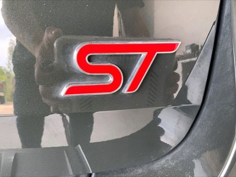 Used 2022 Ford Explorer ST w/ Equipment Group 401A RWD image 9