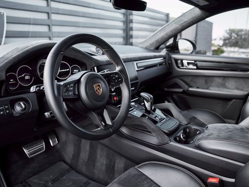 Used 2023 Porsche Cayenne Turbo GT image 2