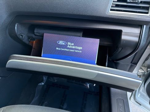Used 2017 Ford Explorer XLT image 9