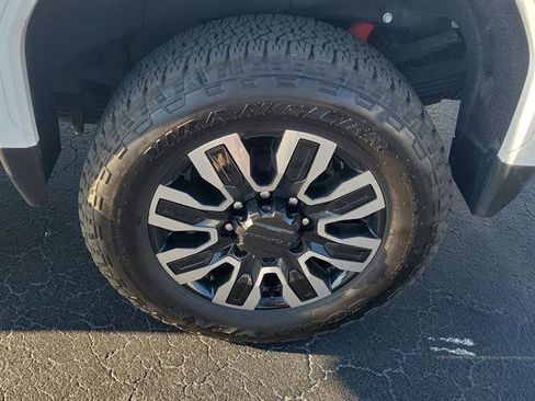 Used 2025 GMC Sierra 2500 Denali Ultimate w/ Max Trailering Package image 9