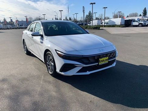 New 2026 Hyundai Elantra Blue image 7