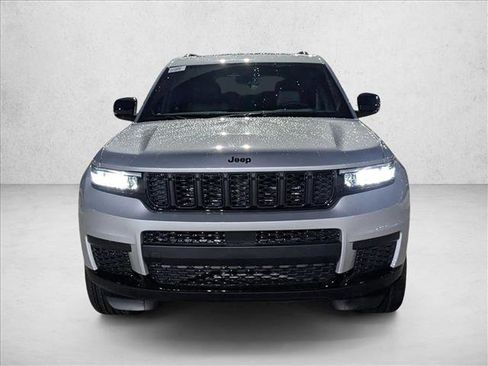 New 2025 Jeep Grand Cherokee L Altitude image 6