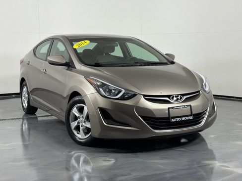 Used 2014 Hyundai Elantra SE FWD image 2