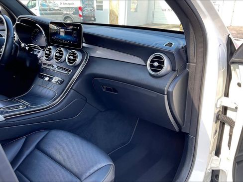 Used 2022 Mercedes-Benz GLC 300 4MATIC Coupe image 19