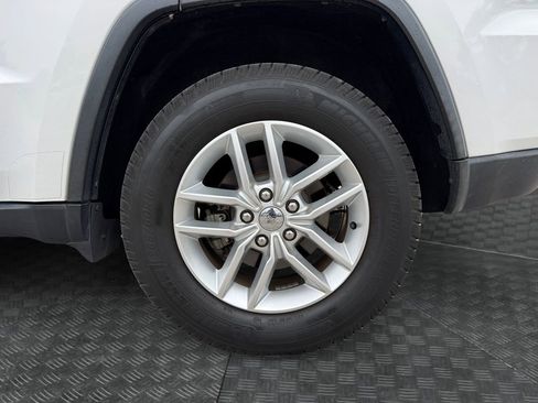 Used 2017 Jeep Grand Cherokee Laredo w/ Quick Order Package 2BE image 17