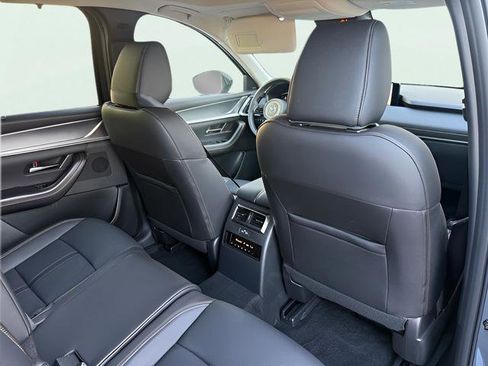 Used 2025 MAZDA CX-70 Plug-In Hybrid w/ Premium Pkg image 29