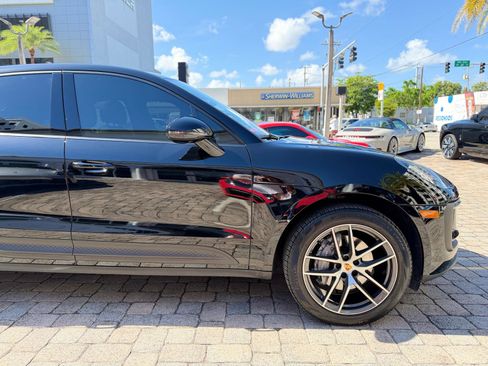 Used 2022 Porsche Macan AWD/4WD image 18