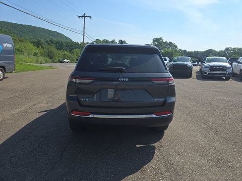 Used 2023 Jeep Grand Cherokee Laredo X AWD/4WD image 9