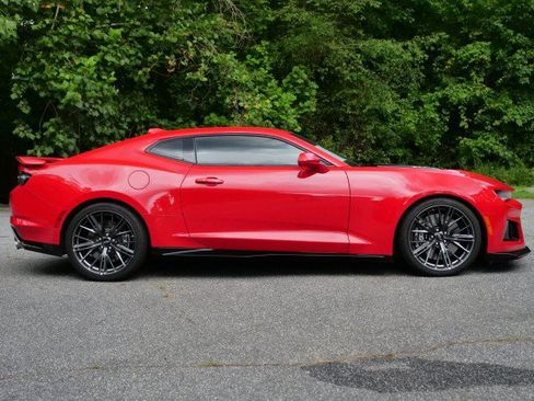 Used 2022 Chevrolet Camaro ZL1 RWD image 45