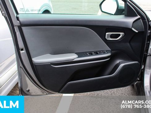 Used 2025 Kia K4 FWD image 35
