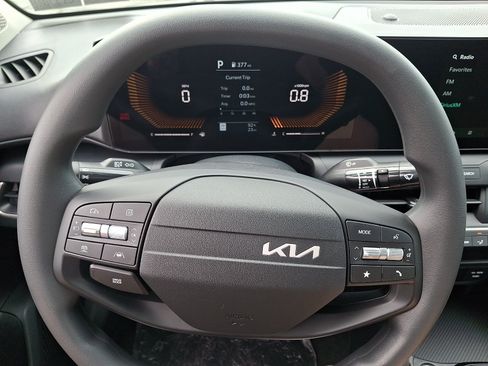 New 2026 Kia K4 FWD image 13