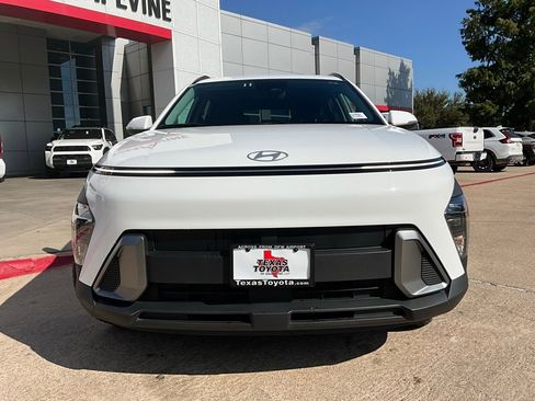 Used 2025 Hyundai Kona SEL image 4