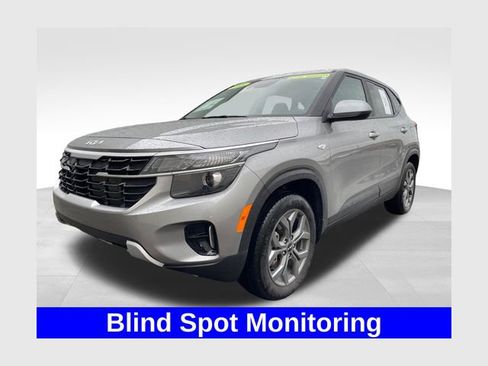 Used 2025 Kia Seltos LX AWD/4WD image 1