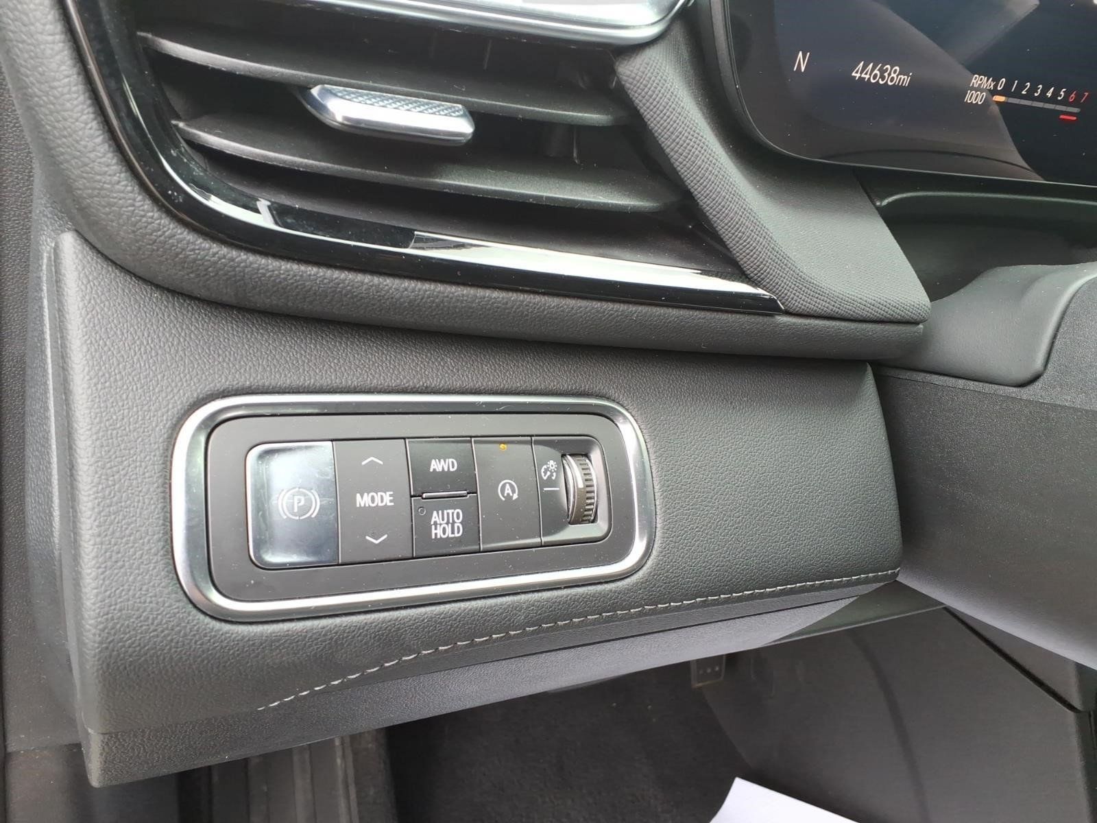 Used 2025 Buick Enclave Preferred AWD/4WD image 18
