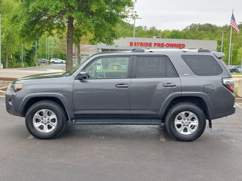 Used 2019 Toyota 4Runner SR5 AWD/4WD image 6