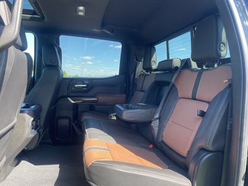 Used 2022 Chevrolet Silverado 1500 High Country w/ Technology Package AWD/4WD image 10
