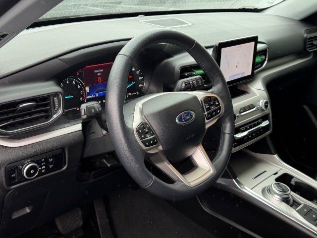Used 2023 Ford Explorer XLT w/ Equipment Group 202A AWD/4WD image 20