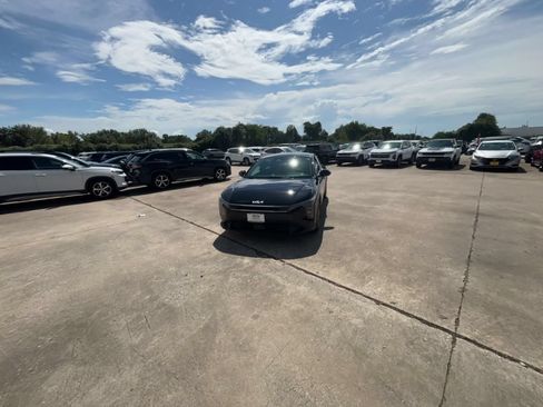 Used 2026 Kia K4 FWD image 4