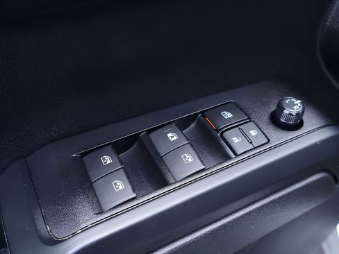 Certified 2022 Toyota Tacoma SR w/ SR Convenience Package image 12