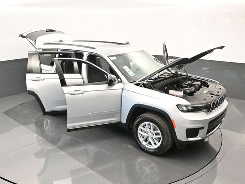 Used 2024 Jeep Grand Cherokee L Laredo image 61