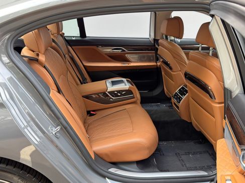 Used 2020 BMW 750i xDrive w/ Autobahn Package AWD/4WD image 48