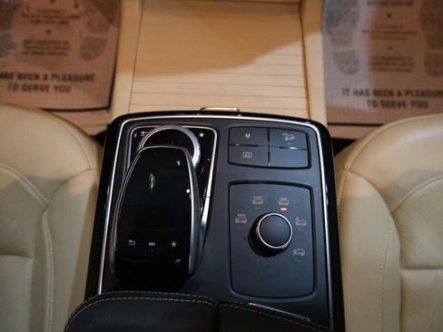 Used 2019 Mercedes-Benz GLE 400 4MATIC w/ Premium 1 Package image 32