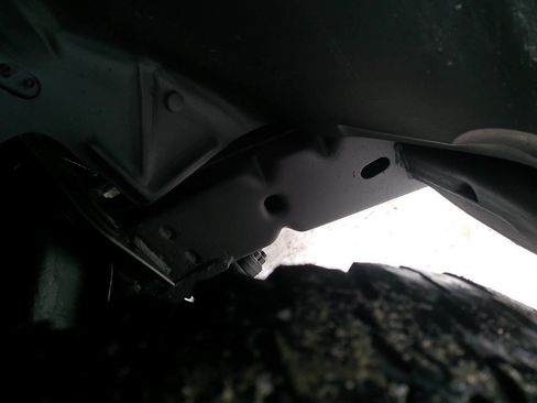 Used 2011 GMC Canyon SLE image 17