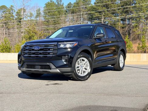 New 2026 Ford Explorer Active w/ Active Comfort Package image 1