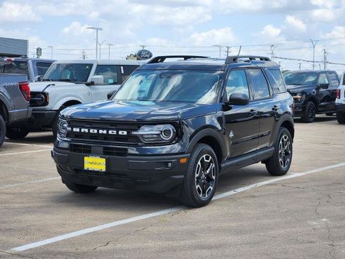 Certified 2023 Ford Bronco Sport Outer Banks w/ Tech Package AWD/4WD image 3