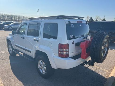 Used 2009 Jeep Liberty Sport w/ Popular Equipment Group image 4