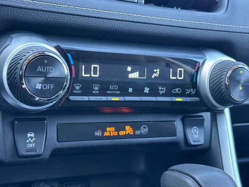 Used 2025 Toyota RAV4 XLE w/ Convenience Package image 21