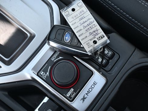 Used 2021 Subaru Forester Premium image 40