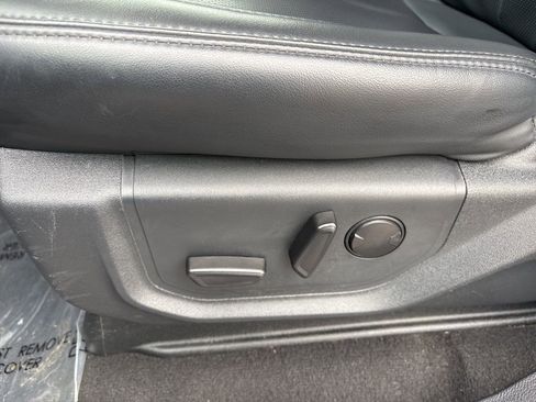 Used 2024 Ford Expedition Max XLT image 22