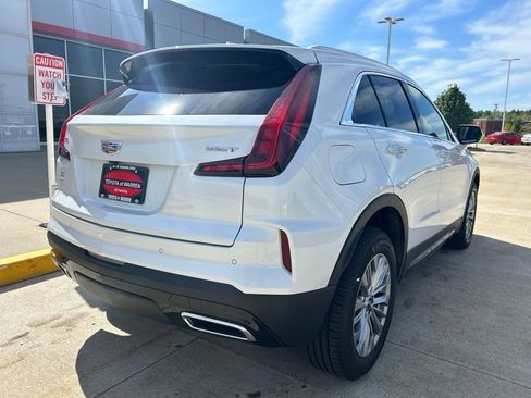 Used 2024 Cadillac XT4 Premium Luxury w/ Active Safety Package AWD/4WD image 10