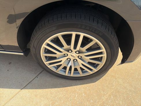 Used 2024 Ford Expedition Limited image 36